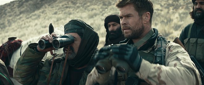 12 Strong Photo 15 - Large
