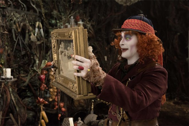 Alice Through the Looking Glass Photo 28 - Large