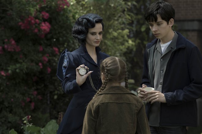 Miss Peregrine's Home for Peculiar Children Photo 8 - Large