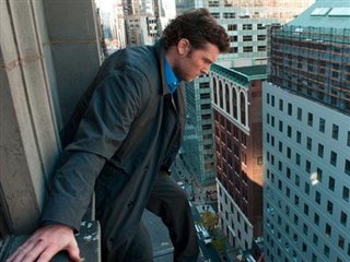Man On a Ledge movie preview video