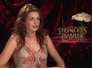 ANNE HATHAWAY - THE PRINCESS DIARIES 2: ROYAL ENGAGEMENT - Interview Video Thumbnail