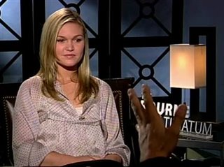Julia Stiles (The Bourne Ultimatum) - Interview Video Thumbnail